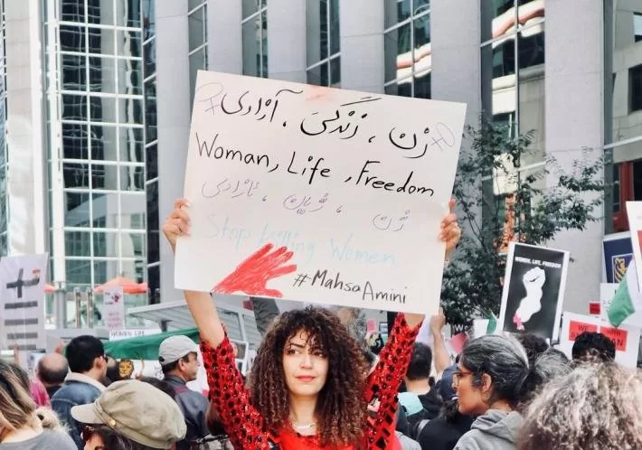 Reclaiming Power: How 'Saliteh' Became a Symbol of Resistance Among Iranian Women